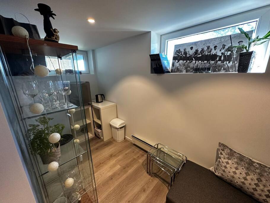 Basement Apartment With Parking Alesund Luaran gambar